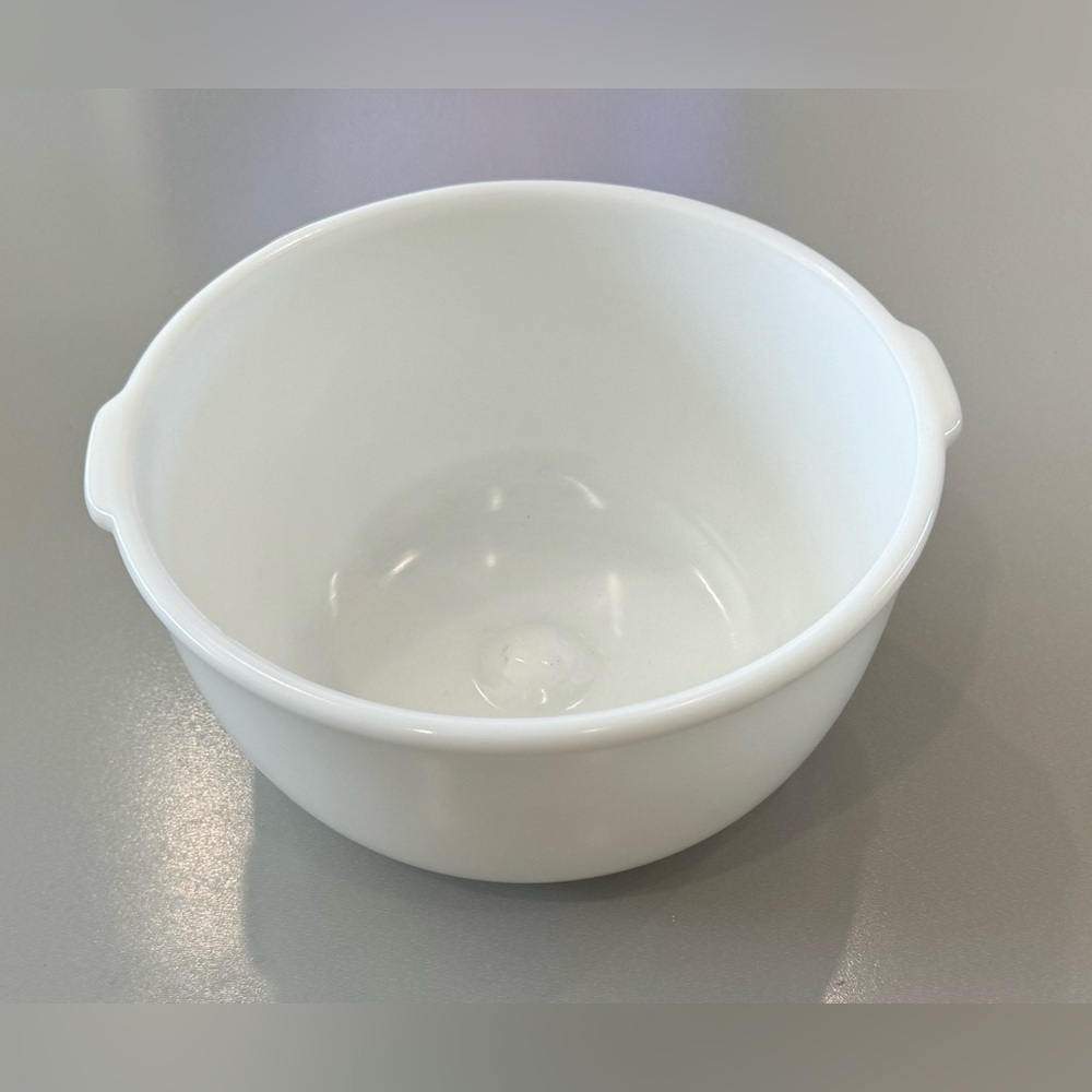 Vintage White Milk Glass Mixing Bowl 9 1/2”W x 4 5/8”H HEAVY Unmarked